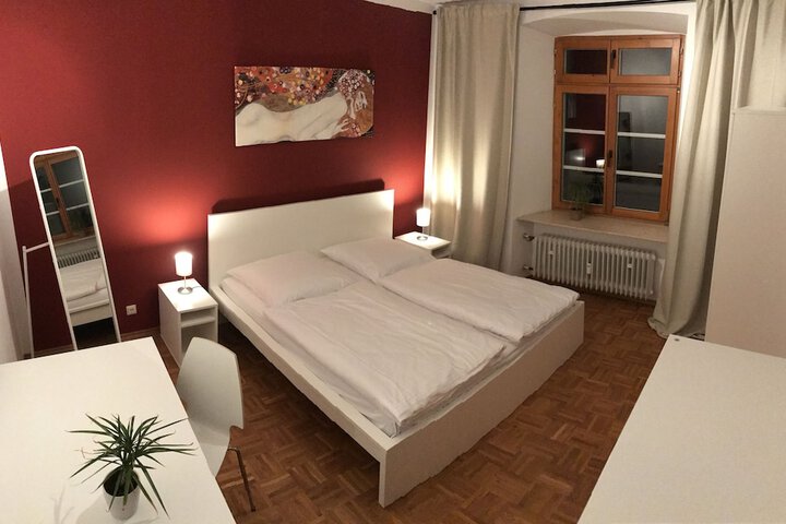 Room 3 of 33