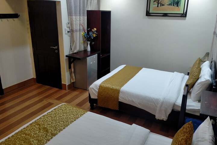 Room 12 of 30