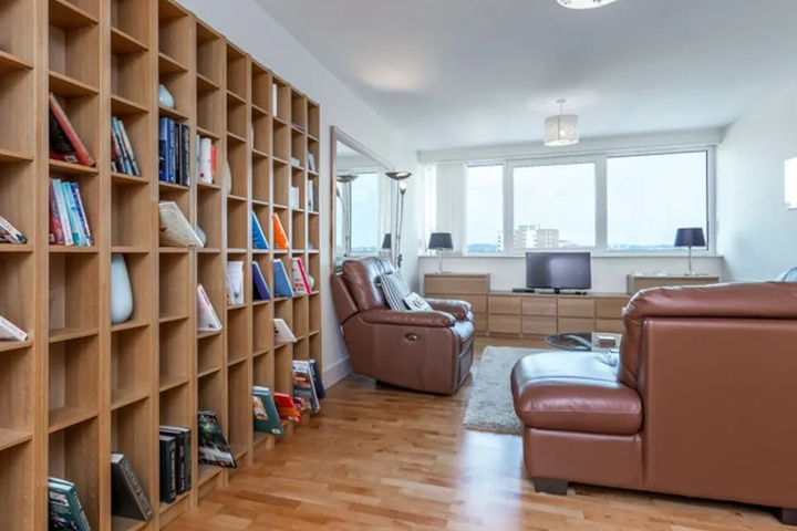 Room 5 of 16
