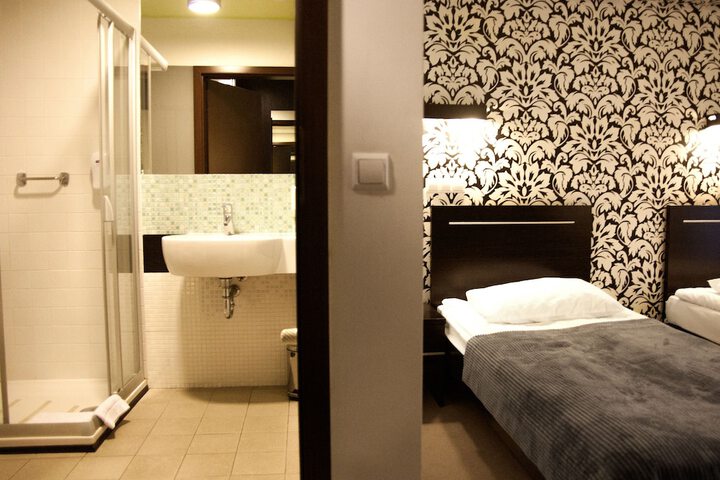 Room 10 of 70