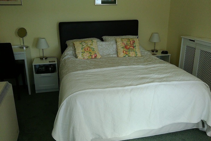 Room 3 of 16
