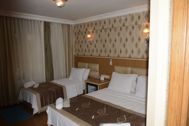 Room 4 of 34