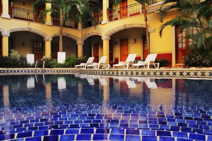 Pool Hotel
