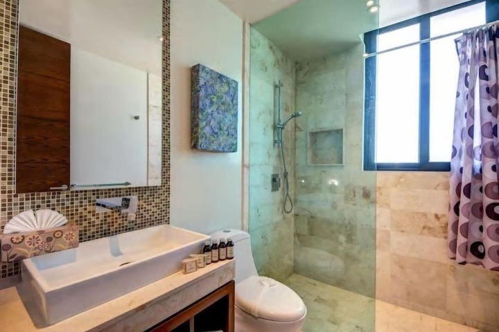 Room 15 of 22