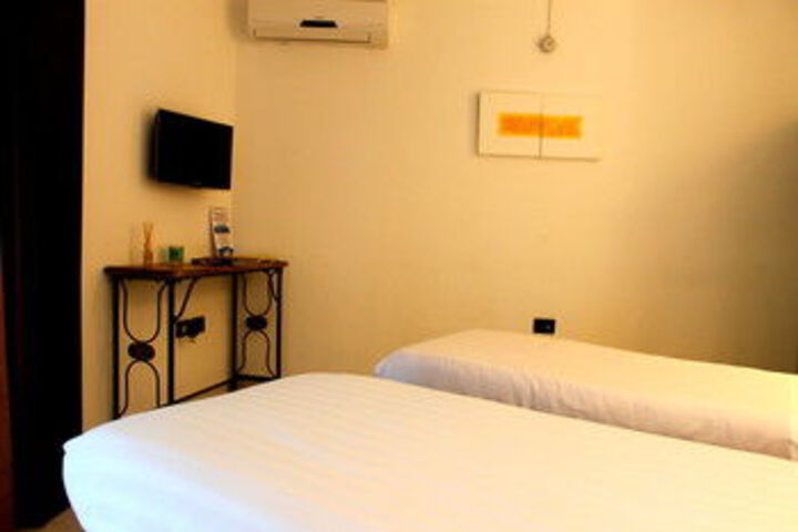 Room 118 of 191