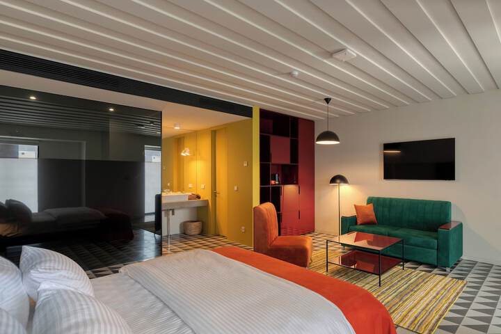 Room 11 of 43