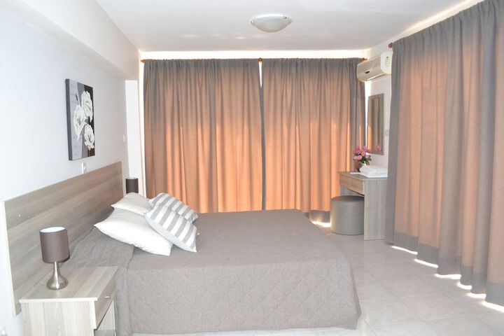 Room 27 of 70