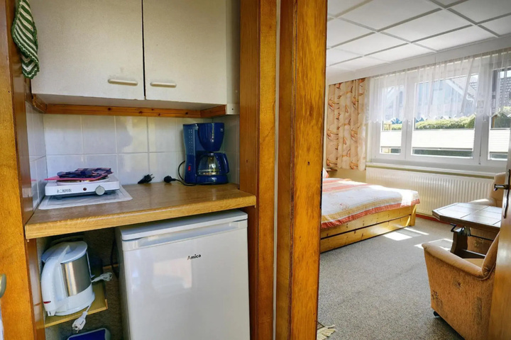 Room 3 of 8