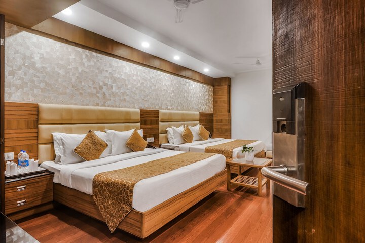 Room 32 of 44