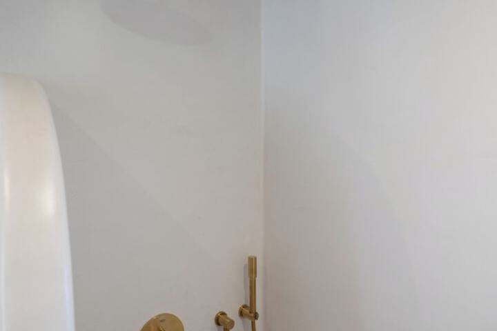 Room 69 of 174