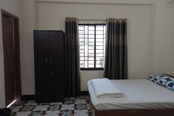 Room 10 of 40