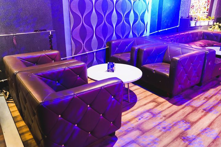 Lounge 89 of 120