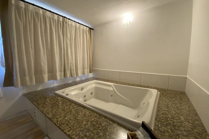 Room 40 of 138