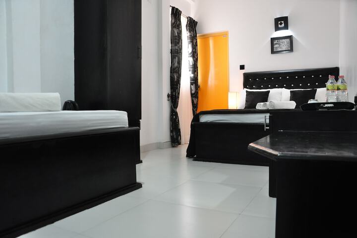 Room 15 of 94