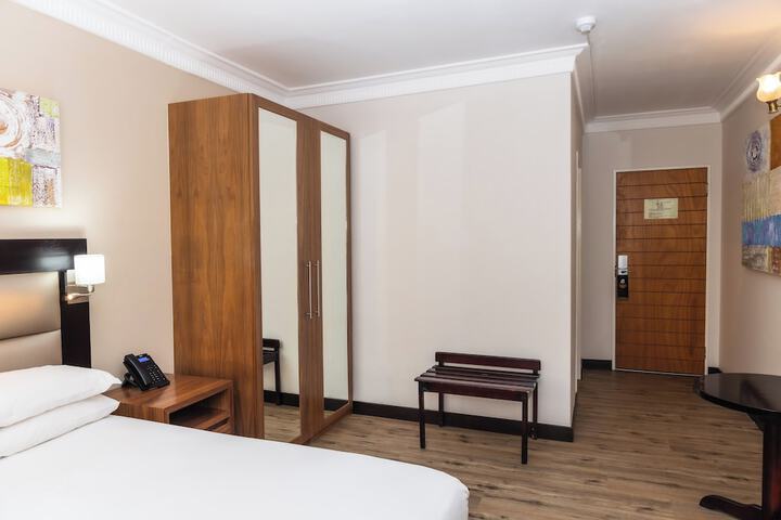 Room 17 of 74