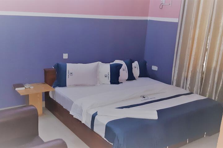 Room 6 of 20