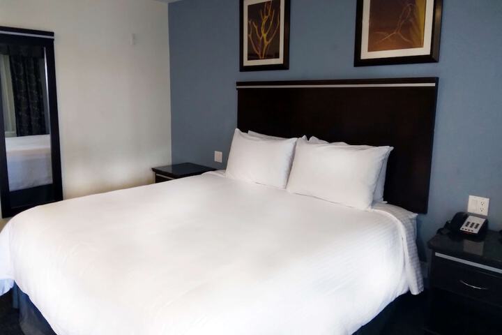 1 King Bed Microwave and Refrigerator, Continental Breakfast (4 of 7)