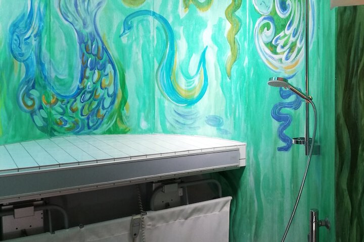 Room 27 of 49