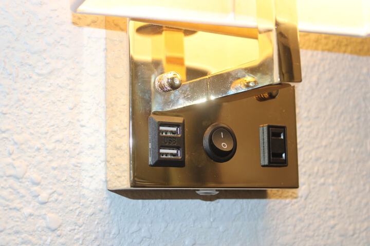 Room 27 of 68
