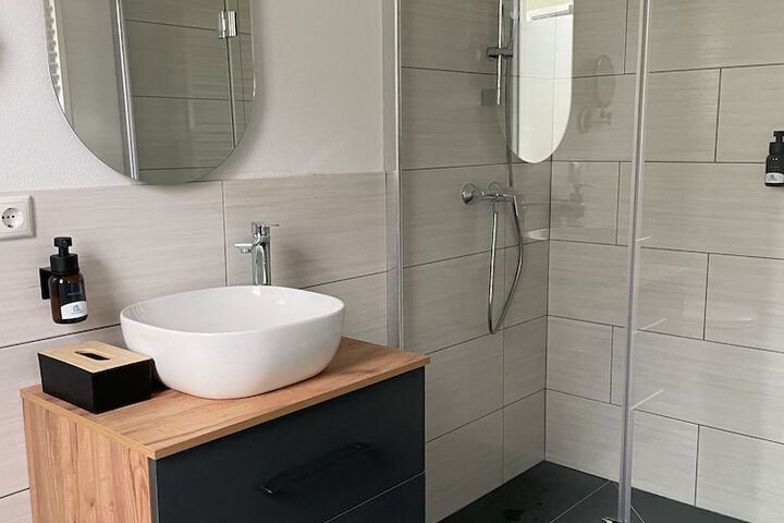 Room 6 of 6