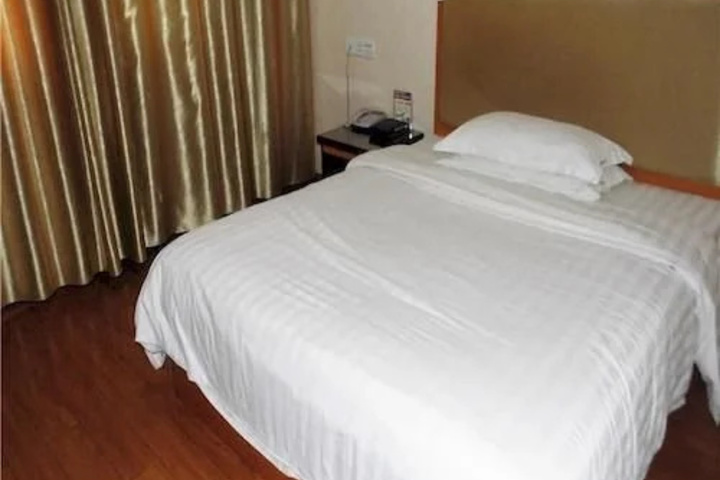 Junjia Bayisi Hotel