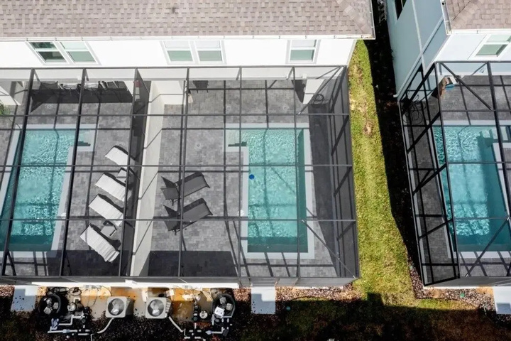 4 Bedroom / 3.5 Bath Townhome Windsor Island-4501wi 4 Townhouse by Redawning