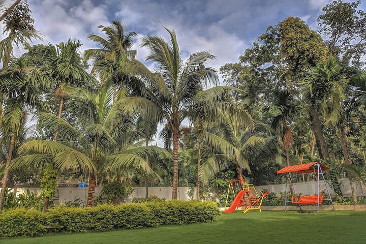 Property Grounds 16 of 18