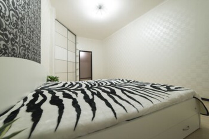 Room 27 of 43