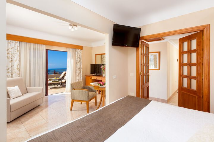 Room 3 of 41