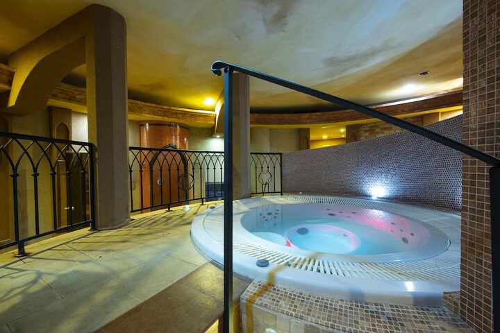 Spa 29 of 49