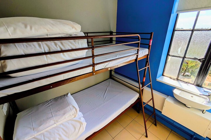 Room 40 of 98