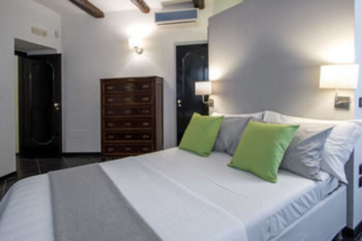 Room 15 of 35