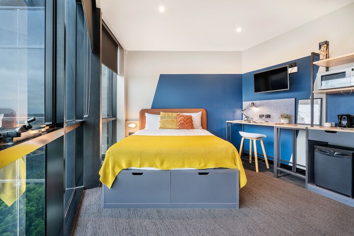 Room 47 of 80