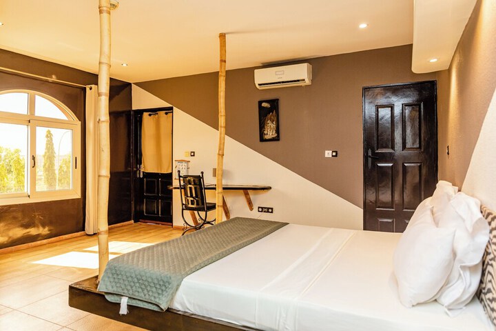 Room 5 of 49