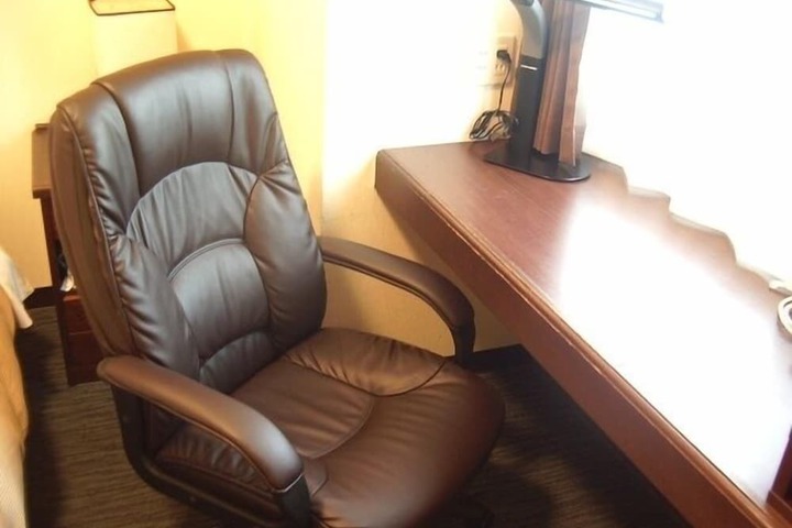 Room 4 of 11