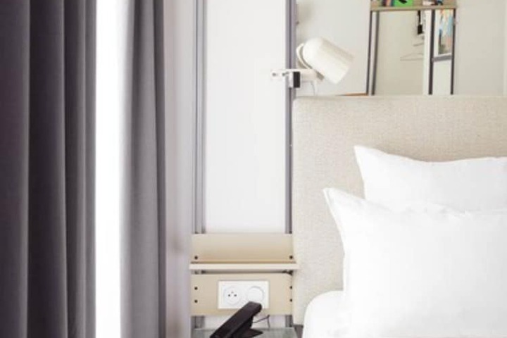 Room 18 of 50