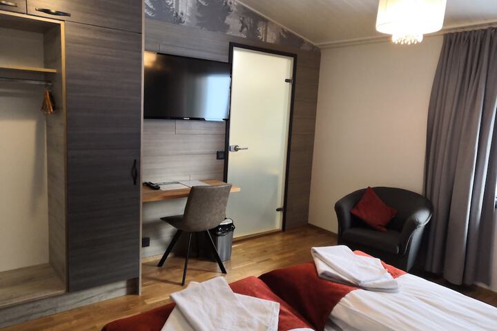 Room 7 of 26