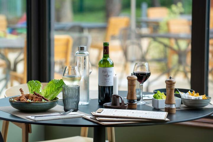 Dining 45 of 67