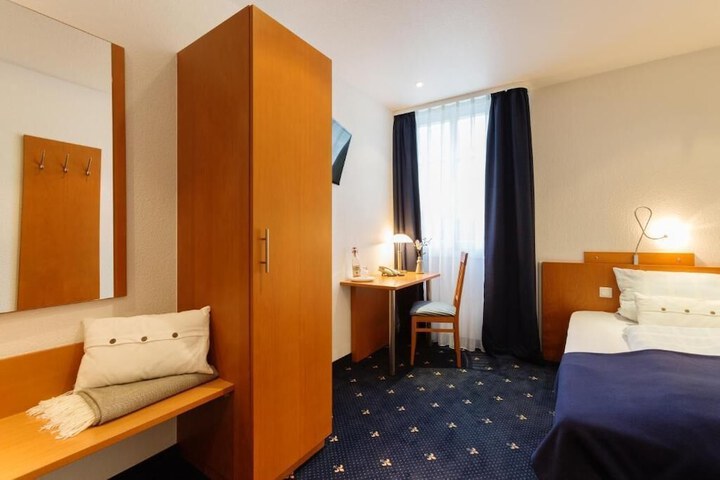 Room 3 of 23