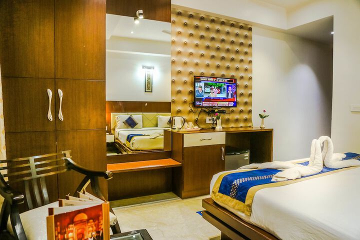 Room 29 of 53