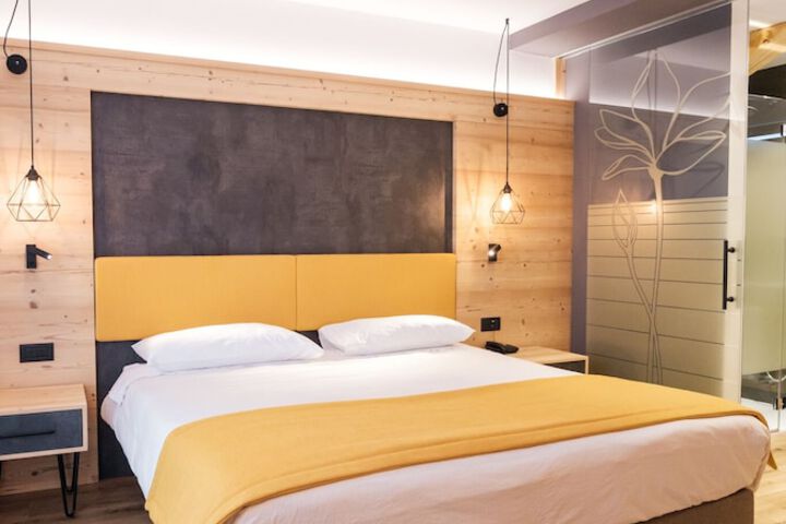 Room 40 of 177