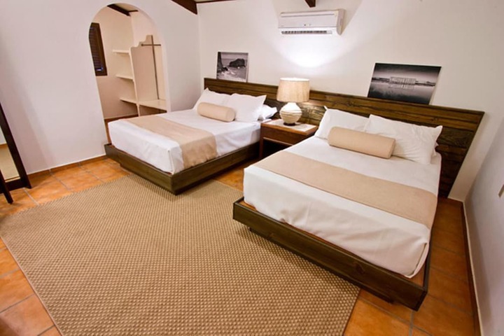Room 9 of 39