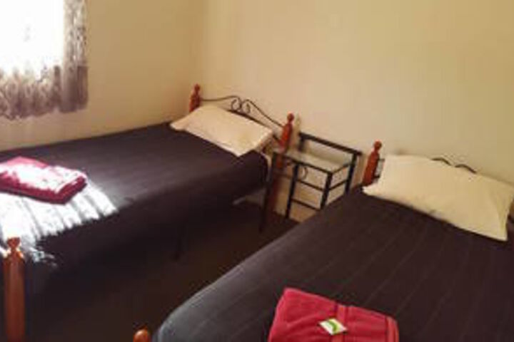 Room 5 of 18