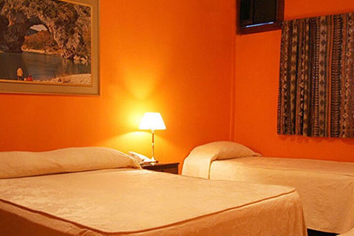 Room 8 of 18