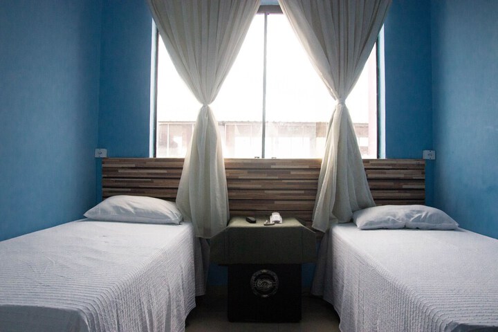 Room 7 of 14