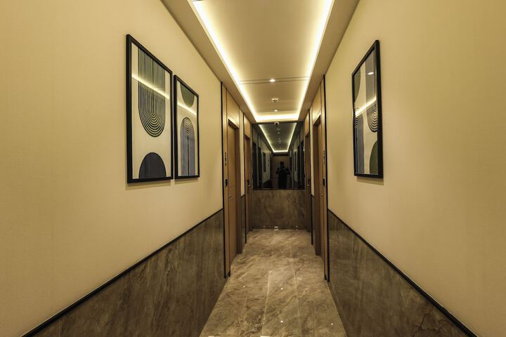 Ballroom/Hall 37 of 44