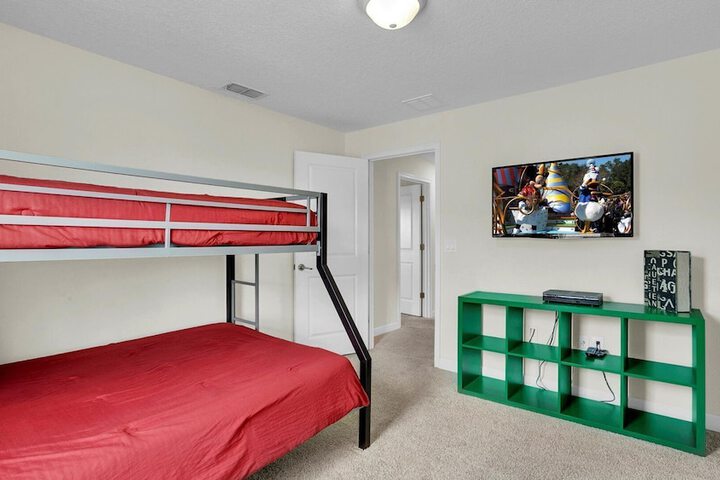 Room 3 of 34