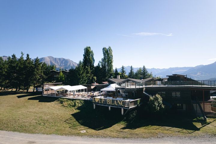 Hôtel Le Loup Blanc