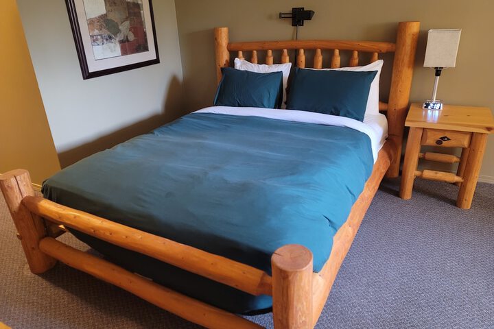 Room 2 of 28