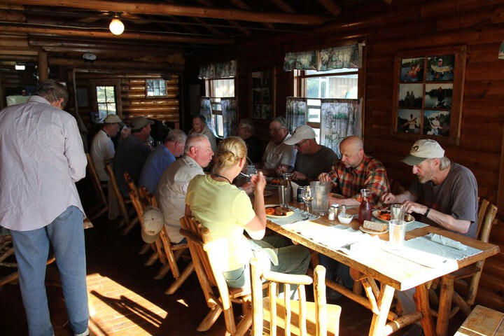 Dining 31 of 40